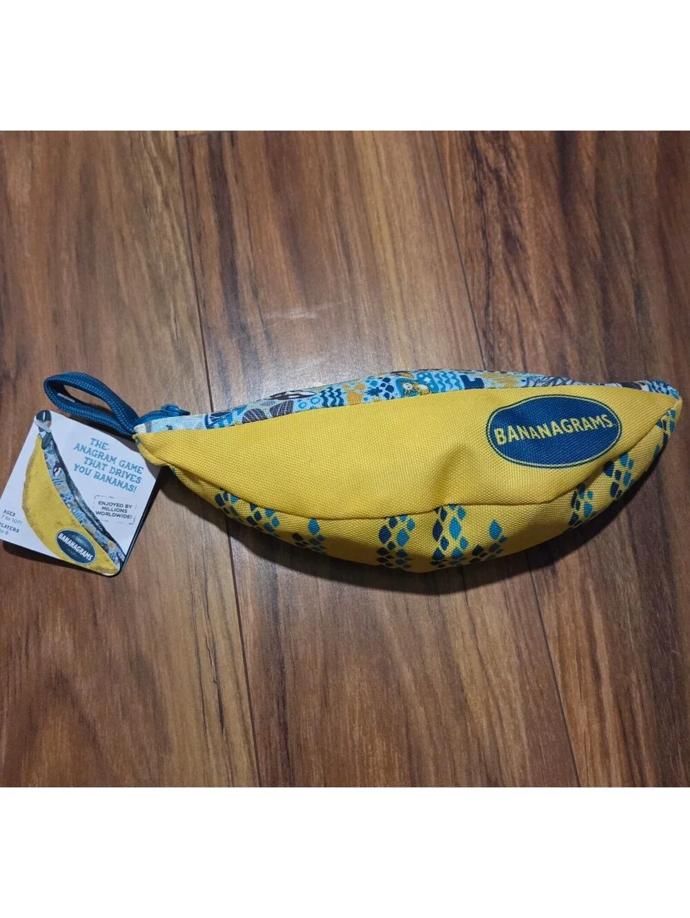 Bananagrams Oceanic Edition Word Game in Banana-shaped Zippered Pouch